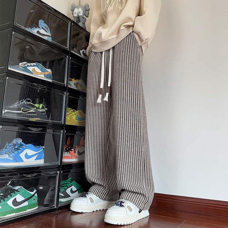 XAVIERA – PANTALÓN DEPORTIVO DE RAYAS MODERNOS