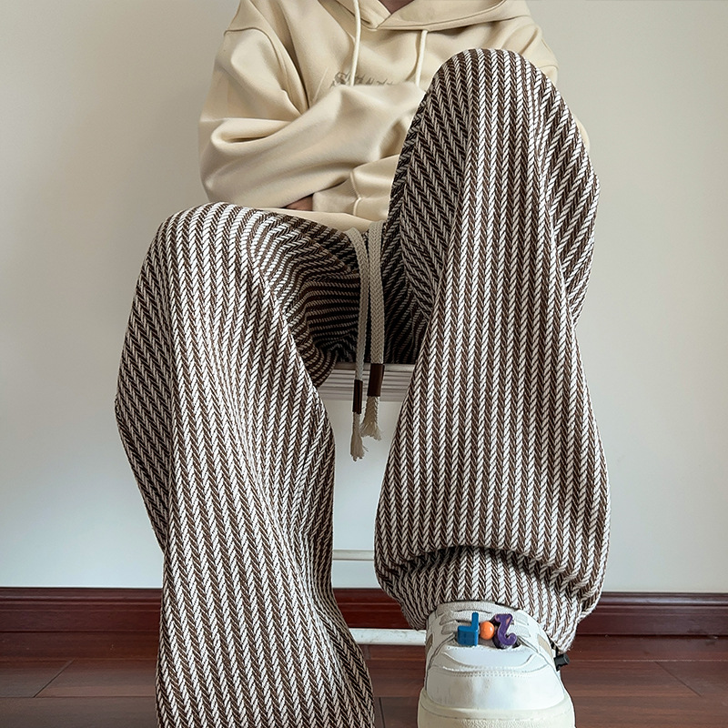 XAVIERA – PANTALÓN DEPORTIVO DE RAYAS MODERNOS